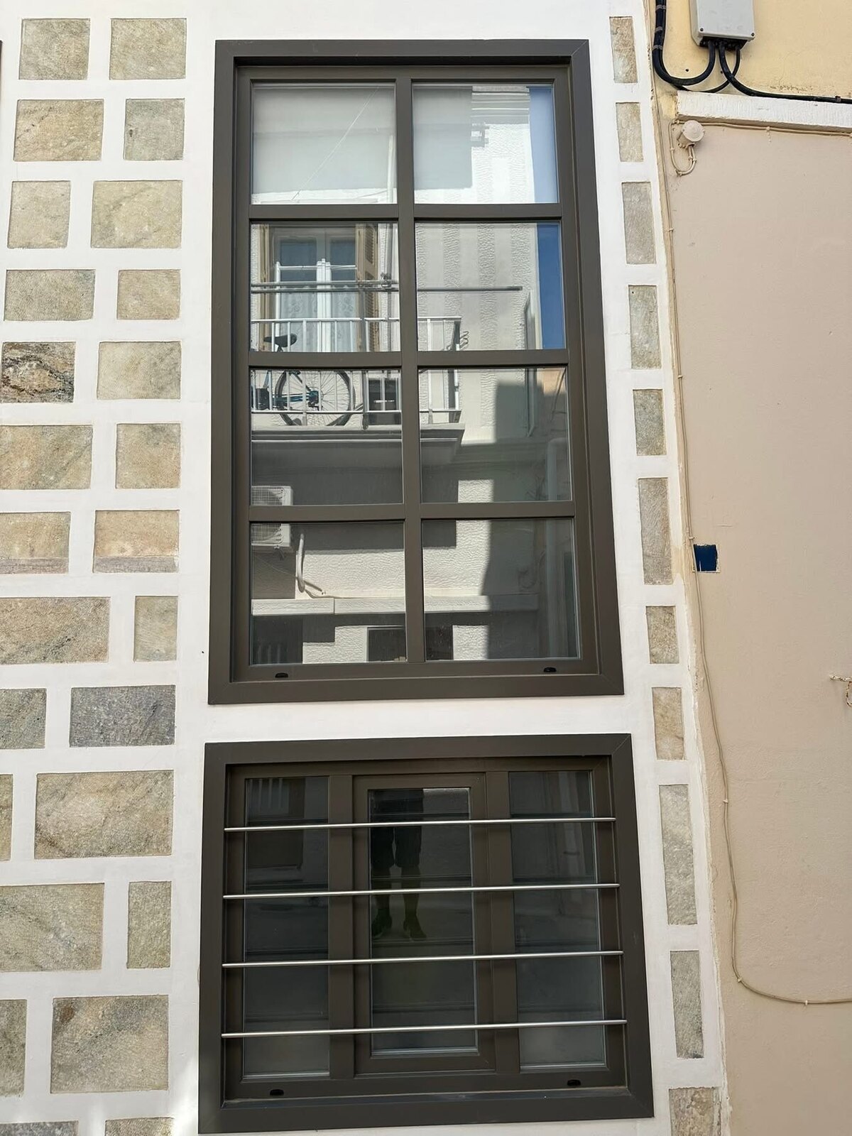 Καθαρή γεωμετρία σε δύο επίπεδα