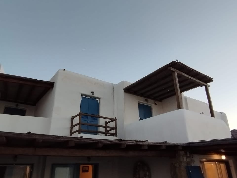 Τα νέα κουφώματα ενσωματωμένα στην παραδοσιακή όψη